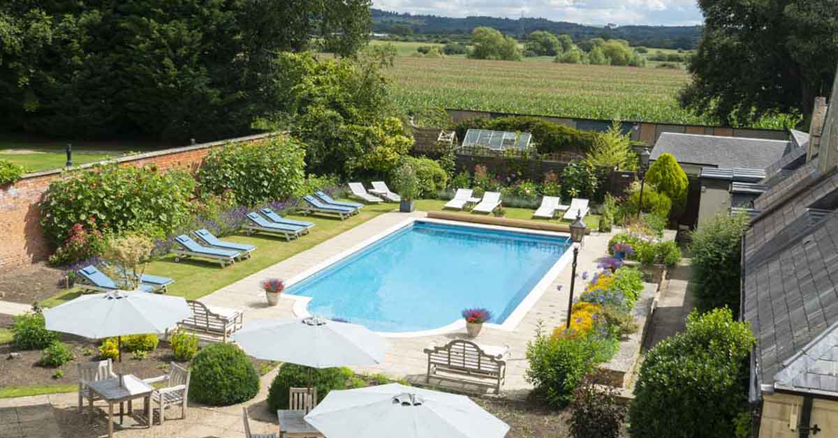 Wiltshire hotels with pools